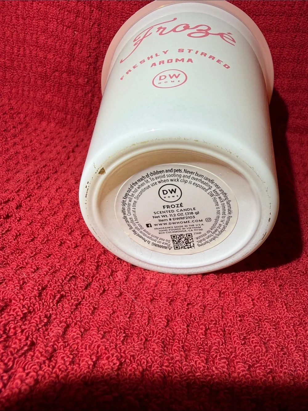 DW Home Froze Scented candle
